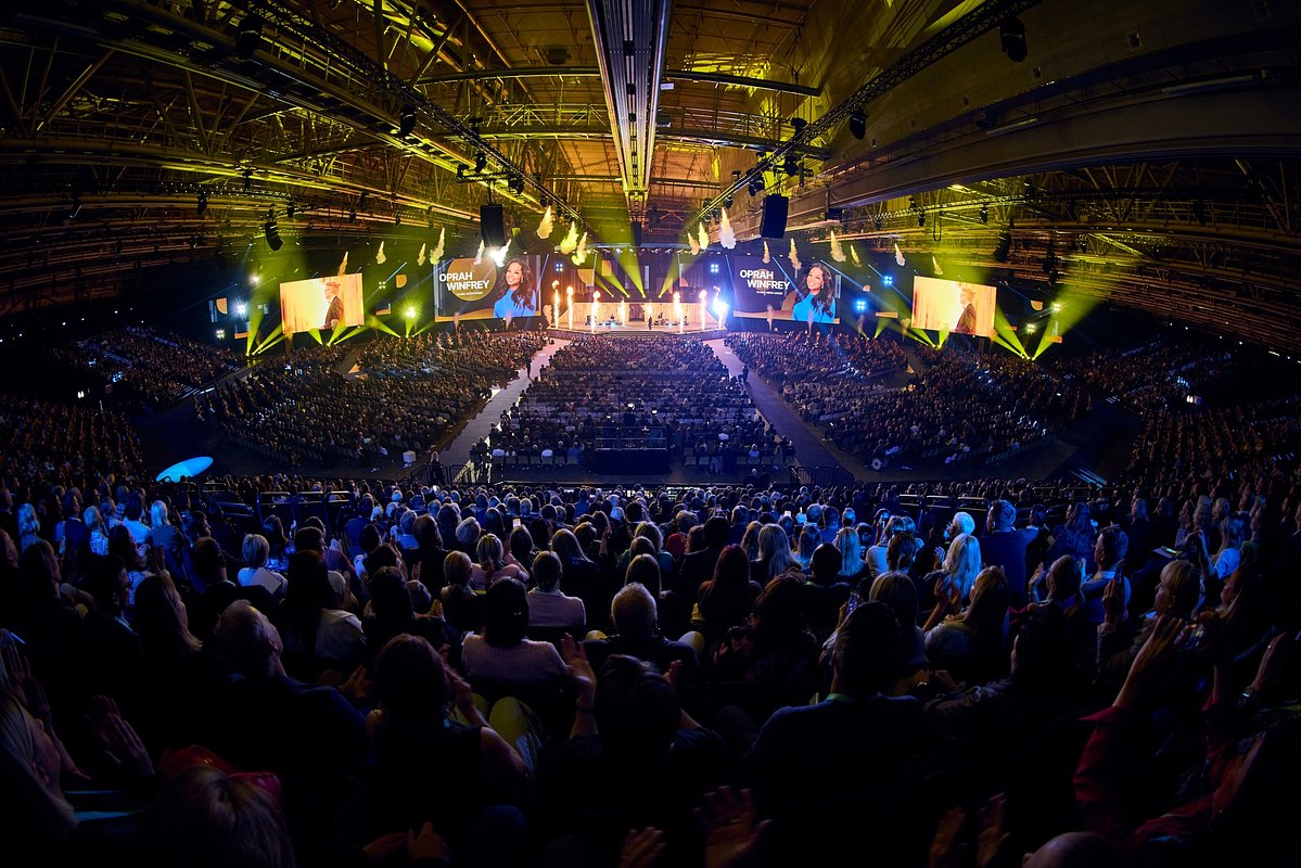 The Human Edge: Why Leaders Are Rushing to Relearn Being Human