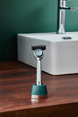 DORCO SLEEK: Design Awards Fuel Global Razor Market Disruption