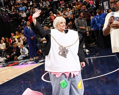 Candy Crush & Anna Faris Gamify LA Clippers Game in Arena Takeover