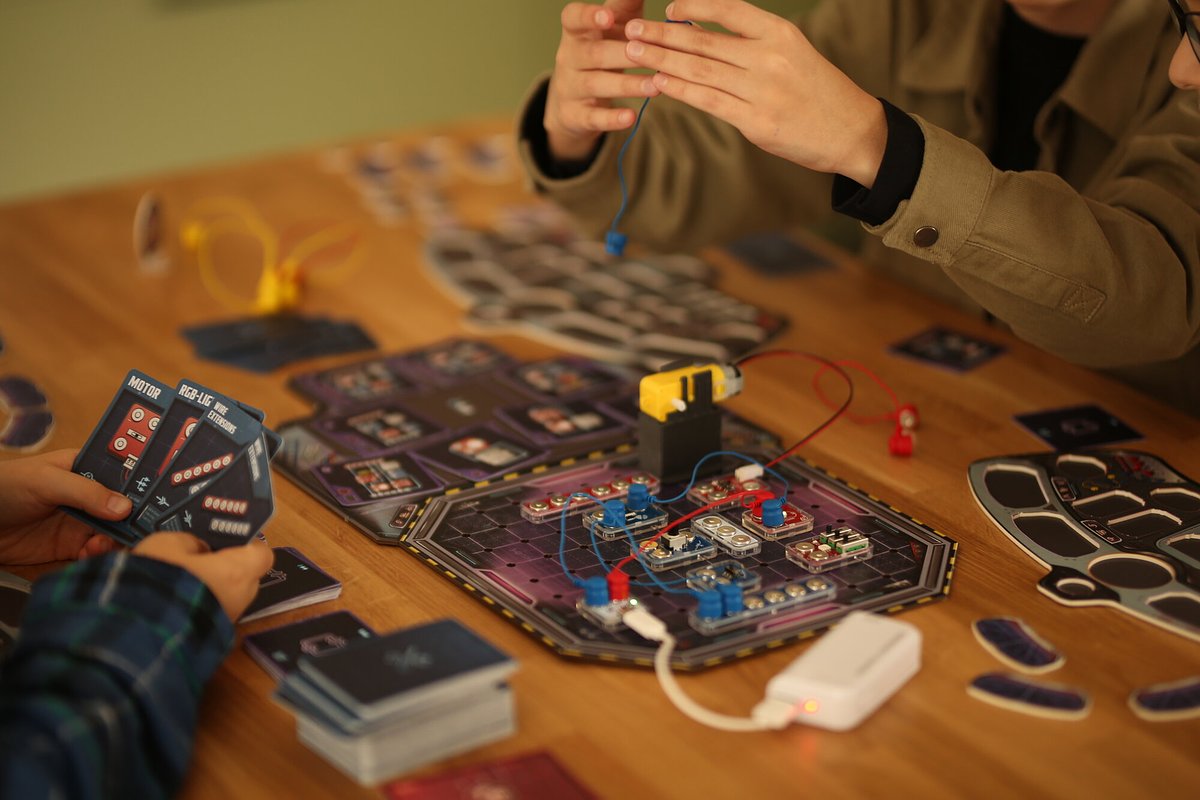New Board Game Sparks Real Engineering Skills with Live Circuits