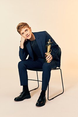 JUNOs Tap Mae Martin to Host; Daniel Caesar & Billy Talent Honoured