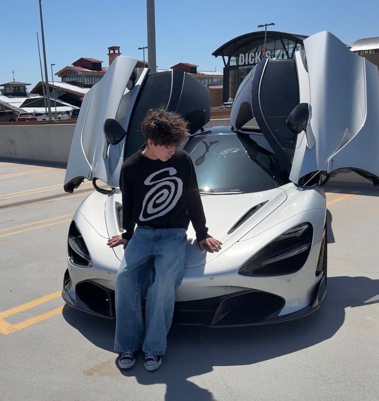 Teen's $1M Streetwear Brand Built on Baggy Jeans and Zero Ads