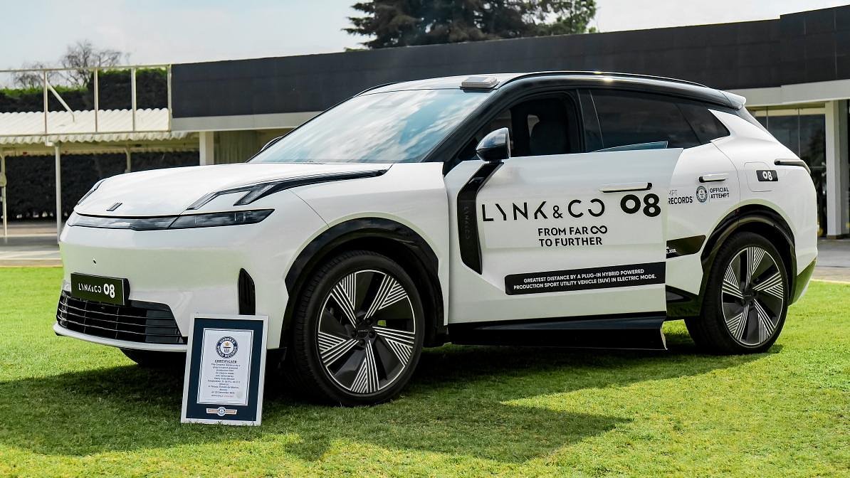 Beyond the Hype: Lynk & Co's Record-Breaking PHEV Reshapes the EV Race