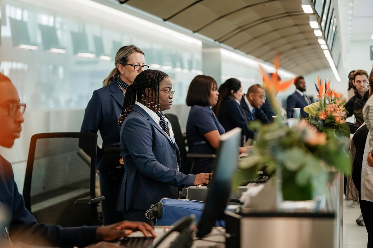 Montréal's New YHU Terminal: A Bet on Regional Connectivity and Urban Convenience