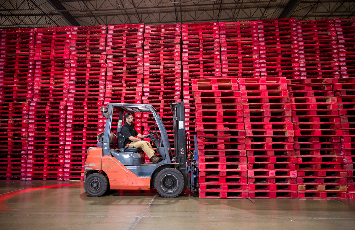 How PECO's Red Pallets Pave a Green Path for Supply Chain Logistics
