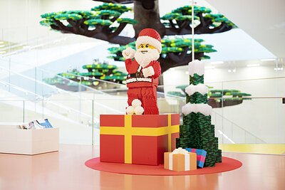 LEGO's Holiday Gambit: Engineering a Brick-and-Mortar Empire
