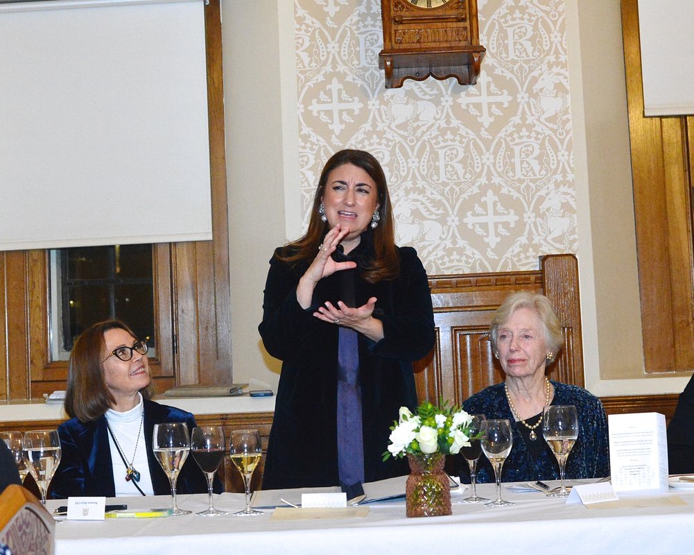 Argentina Pitches New Economic Era to UK Amidst Deepening Dialogue