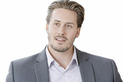 Founder Returns to Helm of Controversial Gene-Screening Firm