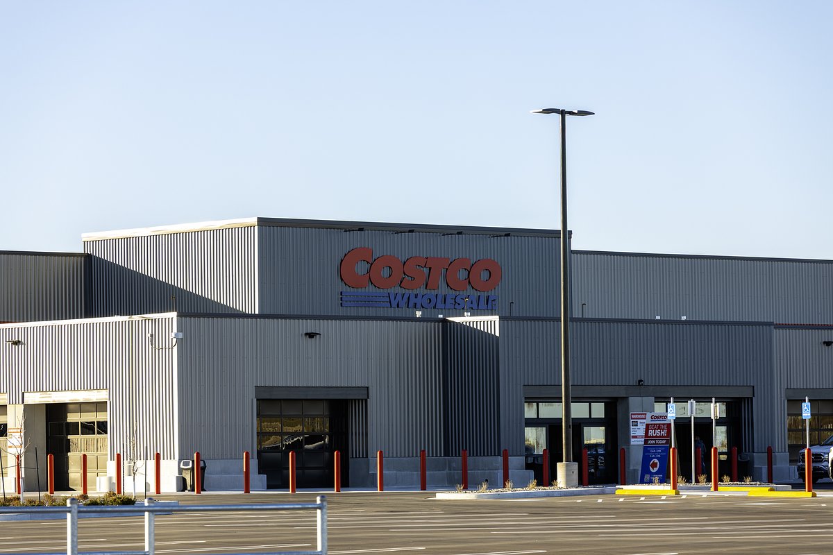 Winnipeg's Costco Evolution: Relocation & Business Centre Fuel Growth & Community Impact