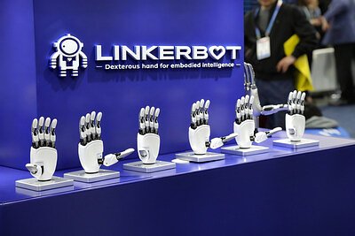 The Silent Grip: How Linkerbot Seized the Dexterous Robot Market