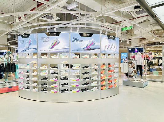 Xtep Races Into Malaysia, Tapping National Fitness Boom