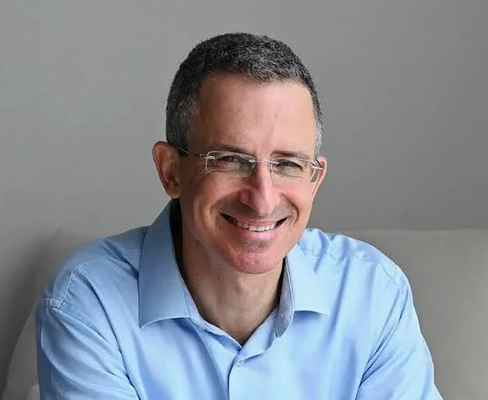 AI Gurus: Startup Clones Expert Wisdom for the Masses
