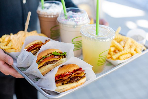 Shake Shack Eyes 1,500 Stores, Defying Economic Headwinds