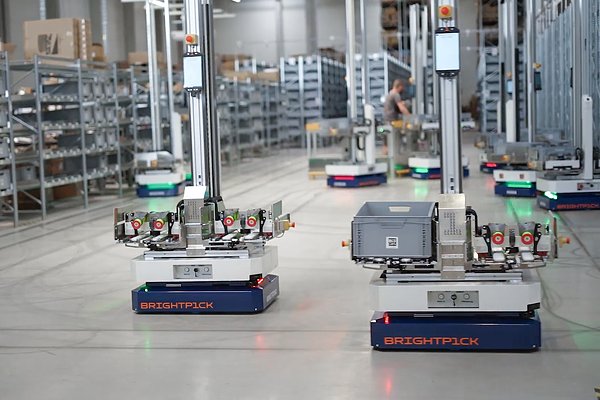 Robots Under the Hood: NAPA Deploys AI to Overhaul Auto Parts Logistics