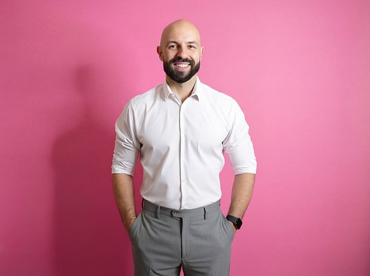 Corporate Dads Fight Job Insecurity With Free Side Hustle Course