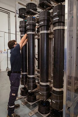 Spain to Host First Off-Grid Solar-to-Hydrogen Gas Blending Project