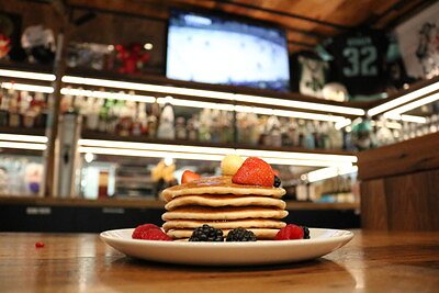 Kraken and Krusteaz Forge Deeper Ties with Pucks & Pancakes Event