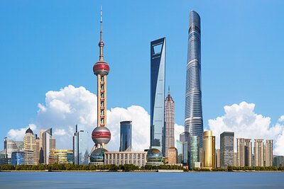 Shanghai's Resilience Attracts Global Investment Despite Economic Headwinds