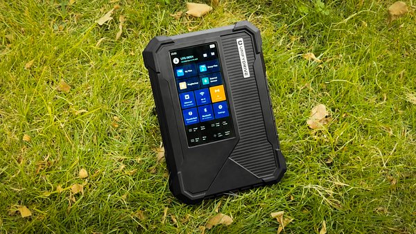 UnifyDrive UP6: The AI Mobile NAS That Aims to Replace Your Laptop