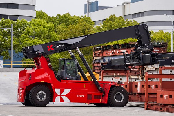 Kalmar's Electric Gambit: Local Tech Powers China's Green Logistics Push