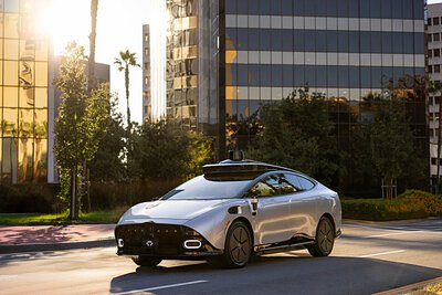 LA Auto Show Signals Shift to Commercial Fleets & Beyond: EVs, Air Taxis & Sustainable Mobility
