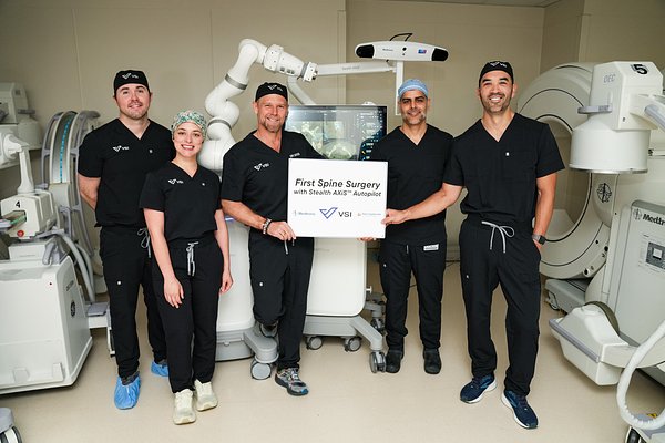 AI-Powered Robot Autopilot Used in World-First Spine Surgery