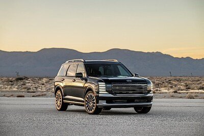 Hyundai's Hybrid Power Play: Palisade Nabs Prestigious 10Best Award