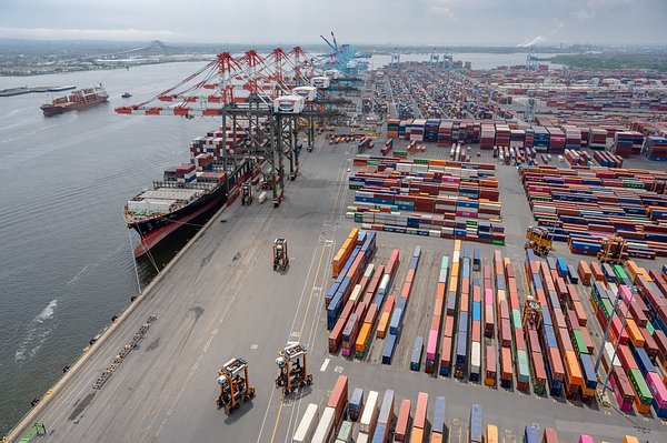 Maher Bets Big on Hybrid Tech for Greener Port of NY/NJ Operations